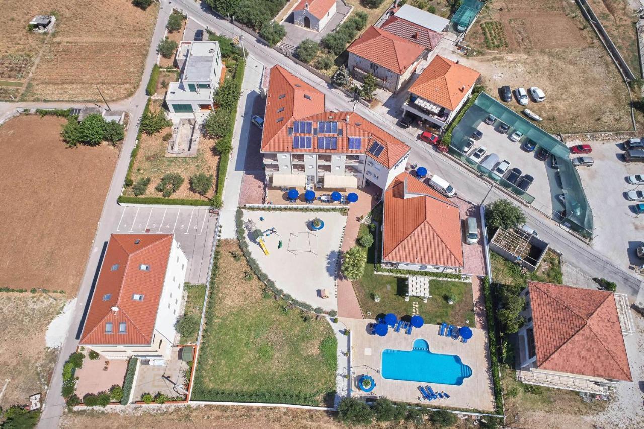 Porto Samaria Holiday Resort Trogir Exteriör bild